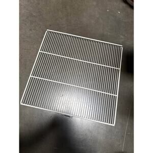 LOT OF 4 REFRIGERATOR / FREEZER WIRE SHELVES 21.5 X 22.75